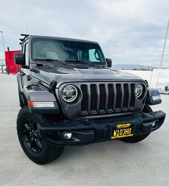 Jeep Wrangler Unlimited Vehicle Full-screen Gallery Image 02