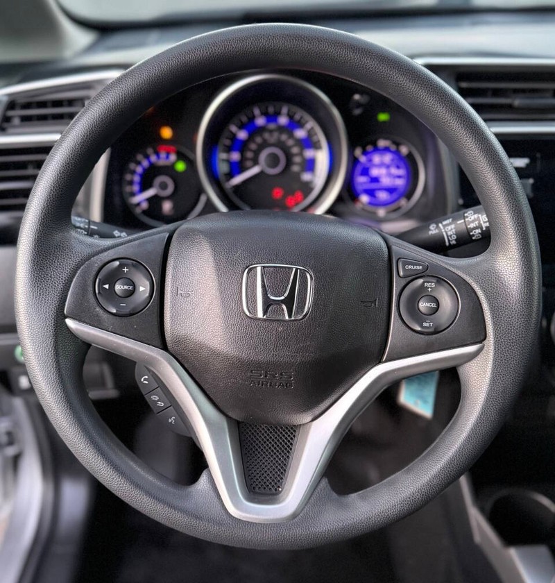 Honda Fit Vehicle Full-screen Gallery Image 10