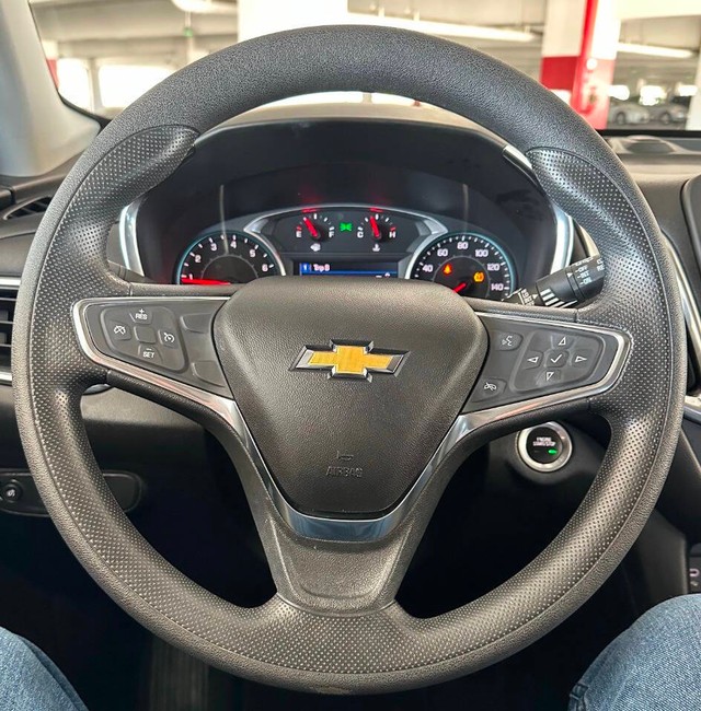 Chevrolet Equinox Vehicle Full-screen Gallery Image 11