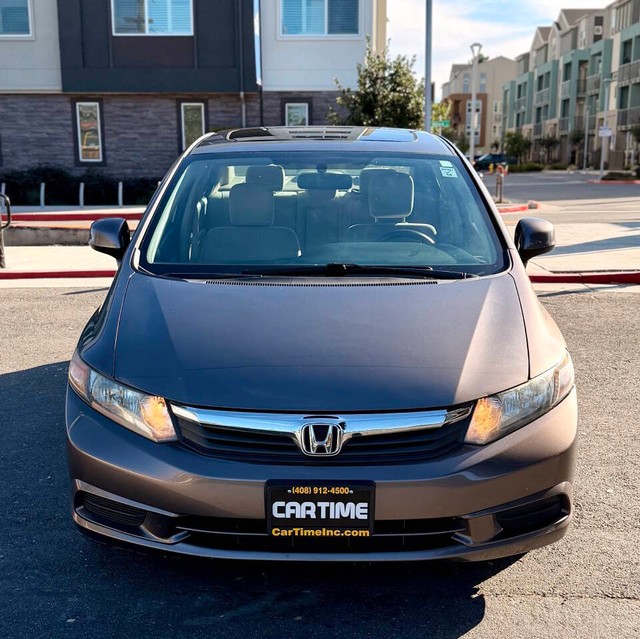 Honda Civic Sedan Vehicle Full-screen Gallery Image 03