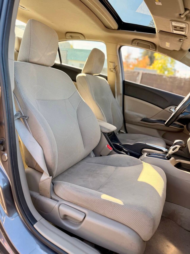 Honda Civic Sedan Vehicle Full-screen Gallery Image 14