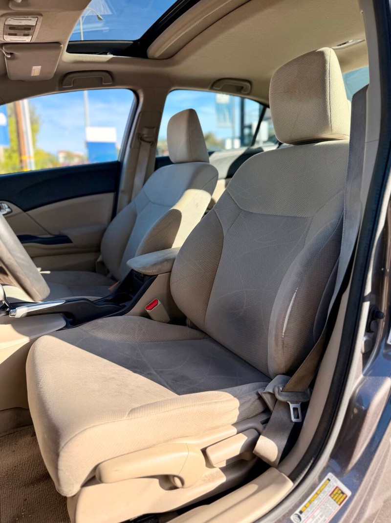 Honda Civic Sedan Vehicle Full-screen Gallery Image 12