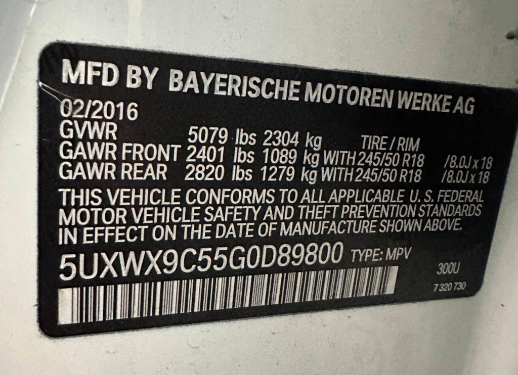 BMW X3 Vehicle Full-screen Gallery Image 14