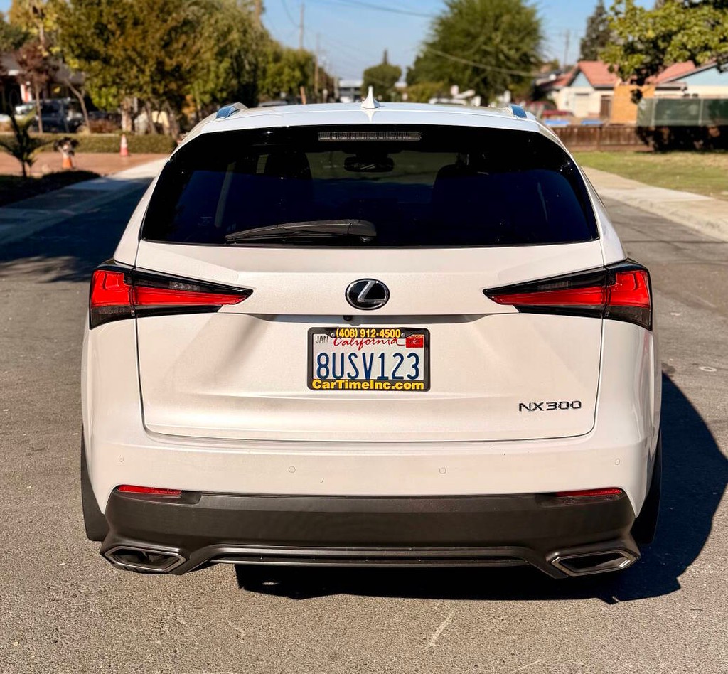 Lexus NX Vehicle Full-screen Gallery Image 05