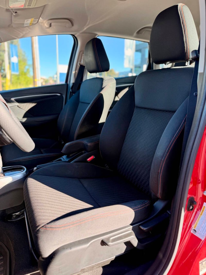 Honda Fit Vehicle Full-screen Gallery Image 12