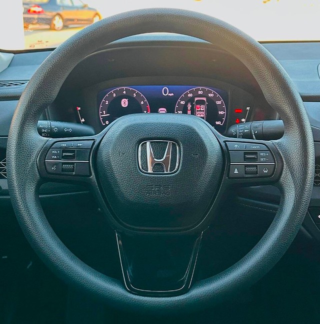 Honda Accord Vehicle Full-screen Gallery Image 10