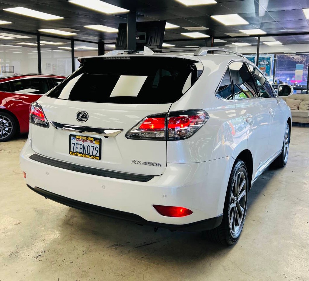 Lexus RX 450h Vehicle Full-screen Gallery Image 08