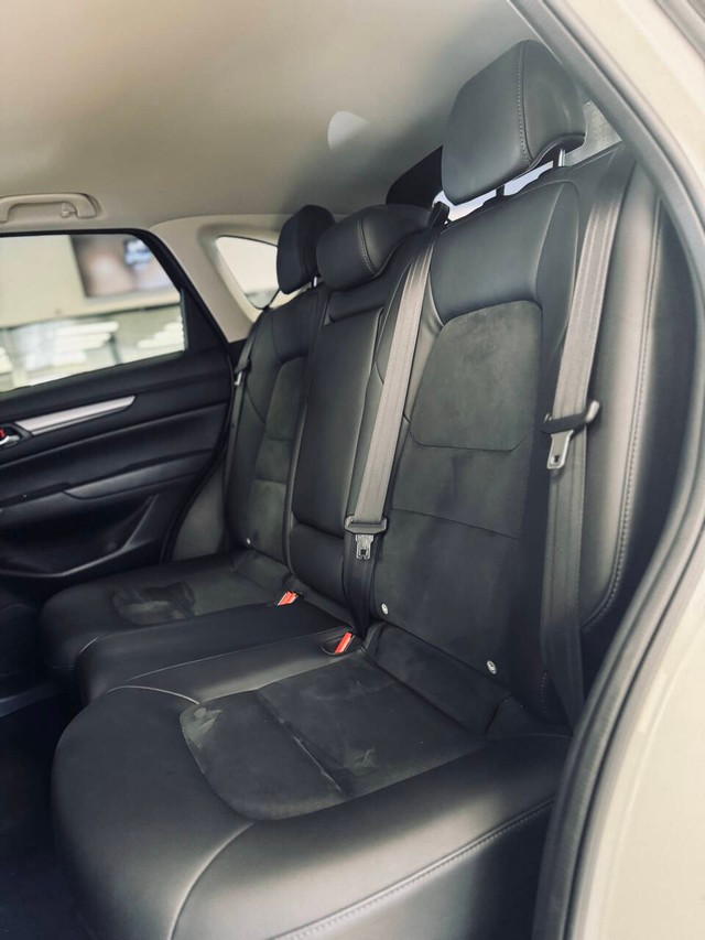 Mazda CX-5 Vehicle Full-screen Gallery Image 13