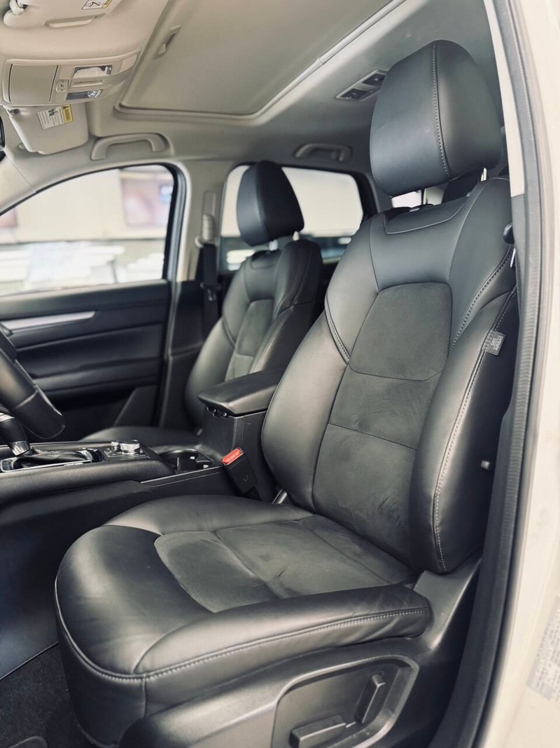 Mazda CX-5 Vehicle Full-screen Gallery Image 12