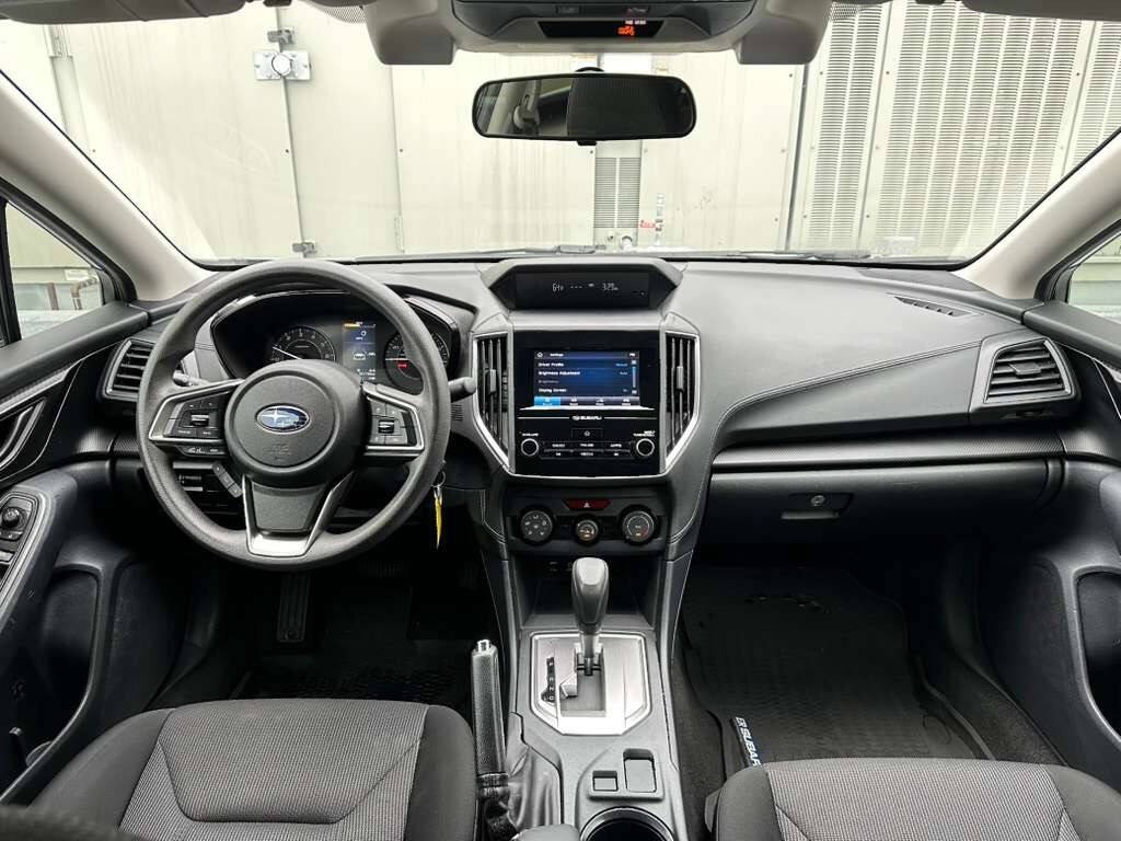 Subaru Impreza Vehicle Full-screen Gallery Image 08