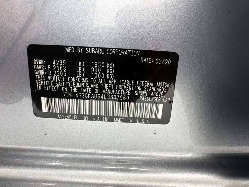 Subaru Impreza Vehicle Full-screen Gallery Image 09