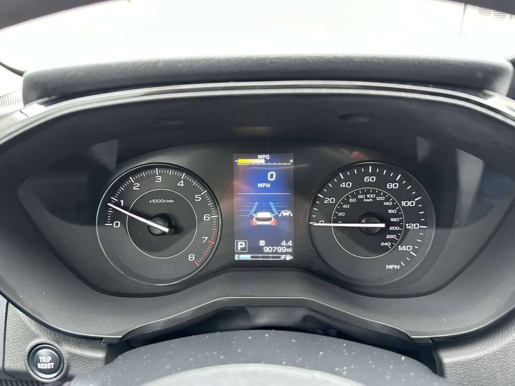 Subaru Impreza Vehicle Full-screen Gallery Image 12
