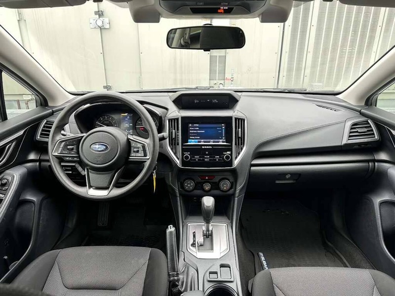 Subaru Impreza Vehicle Full-screen Gallery Image 10