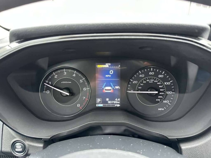 Subaru Impreza Vehicle Full-screen Gallery Image 12