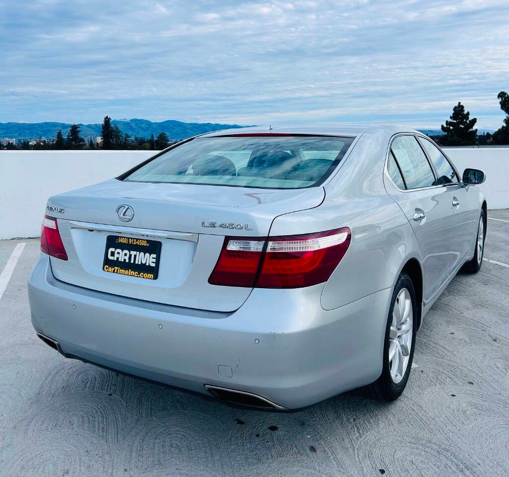 Lexus LS 460 Vehicle Full-screen Gallery Image 07