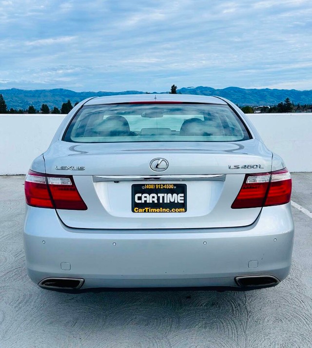 Lexus LS 460 Vehicle Full-screen Gallery Image 06