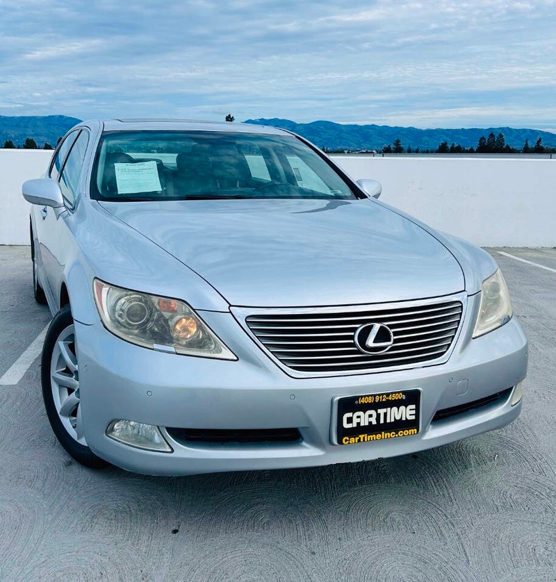 Lexus LS 460 Vehicle Full-screen Gallery Image 03
