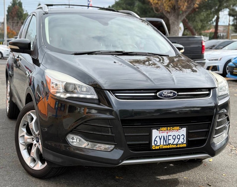 Ford Escape Vehicle Full-screen Gallery Image 03