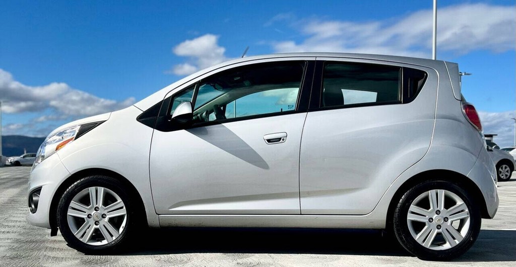 Chevrolet Spark Vehicle Full-screen Gallery Image 03