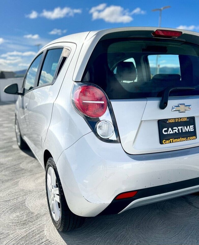 Chevrolet Spark Vehicle Full-screen Gallery Image 08