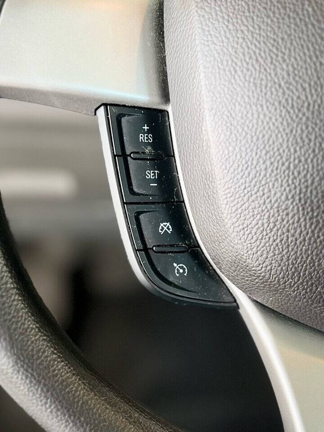 Chevrolet Spark Vehicle Full-screen Gallery Image 16