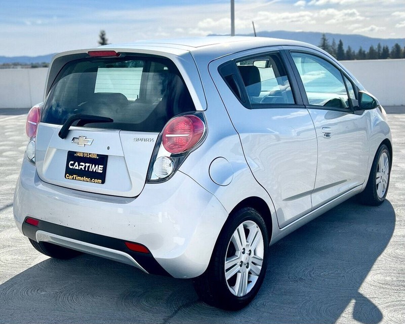 Chevrolet Spark Vehicle Full-screen Gallery Image 12