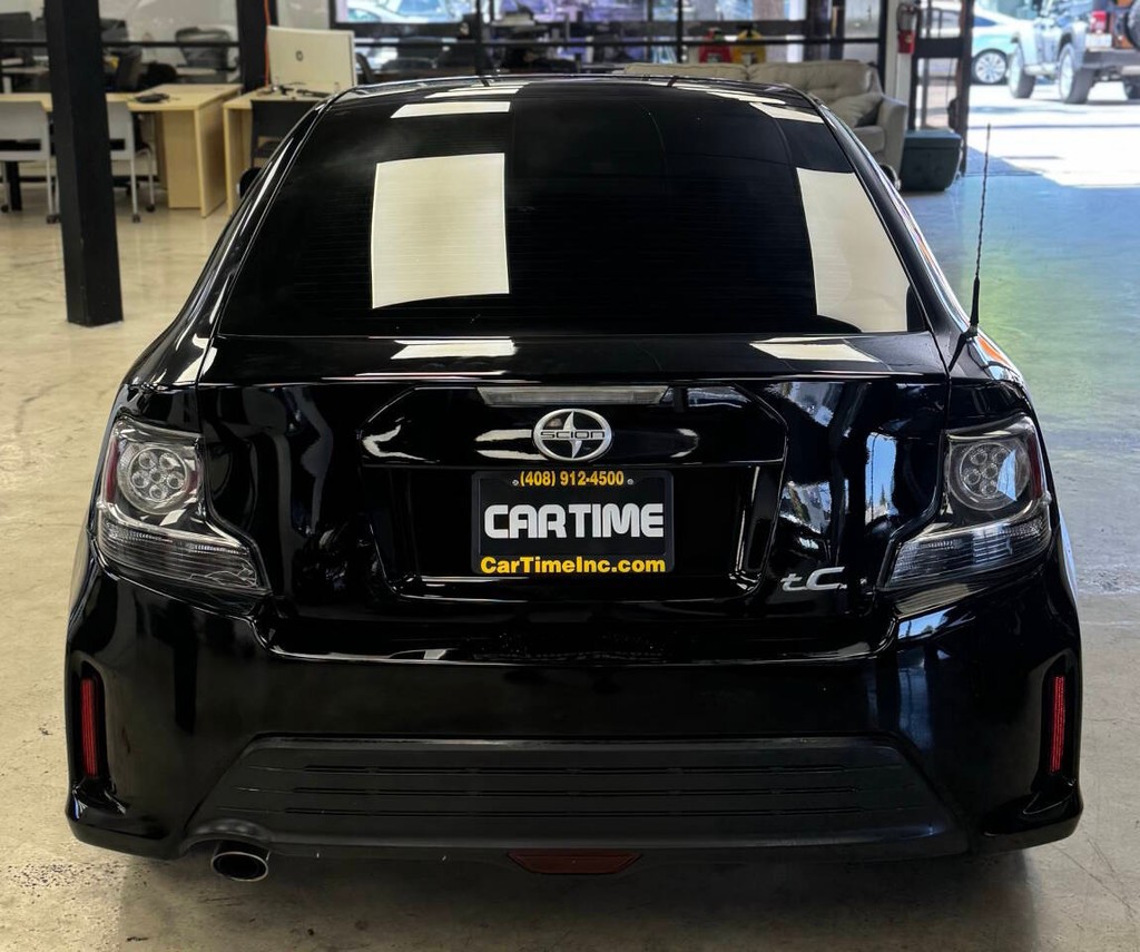 Scion tC Vehicle Full-screen Gallery Image 10