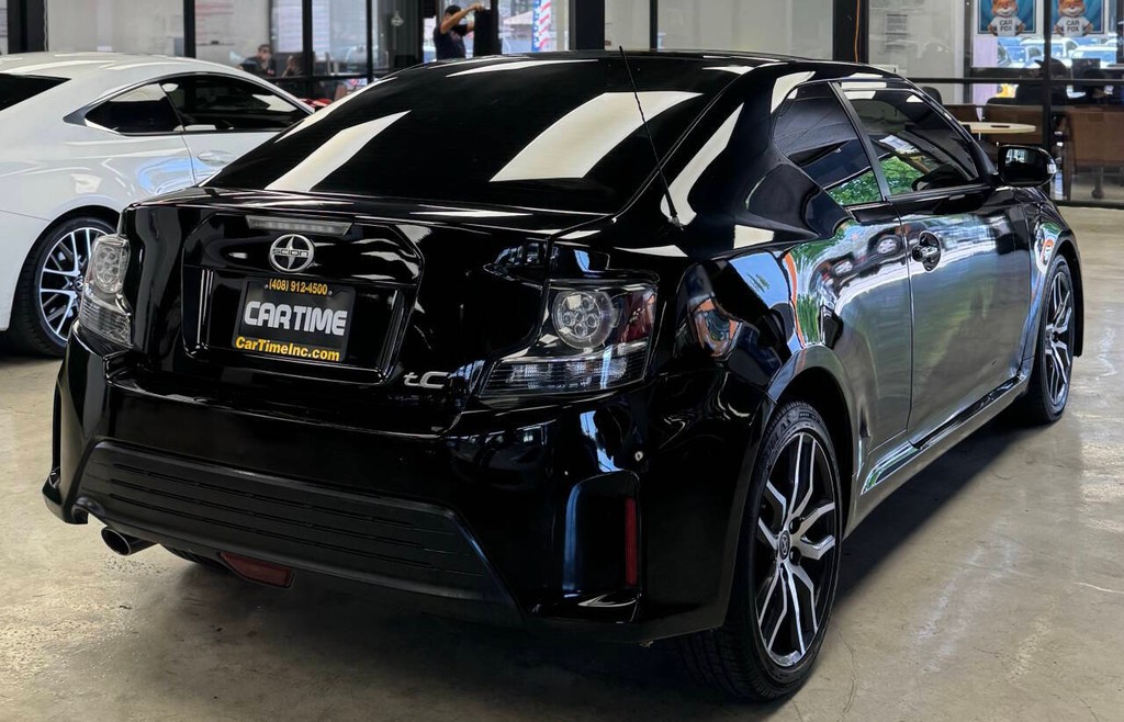 Scion tC Vehicle Full-screen Gallery Image 13