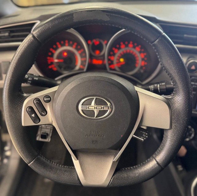 Scion tC Vehicle Full-screen Gallery Image 14