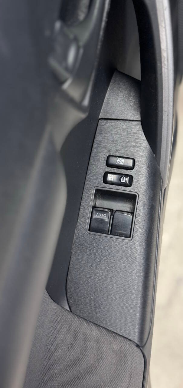 Scion tC Vehicle Full-screen Gallery Image 15