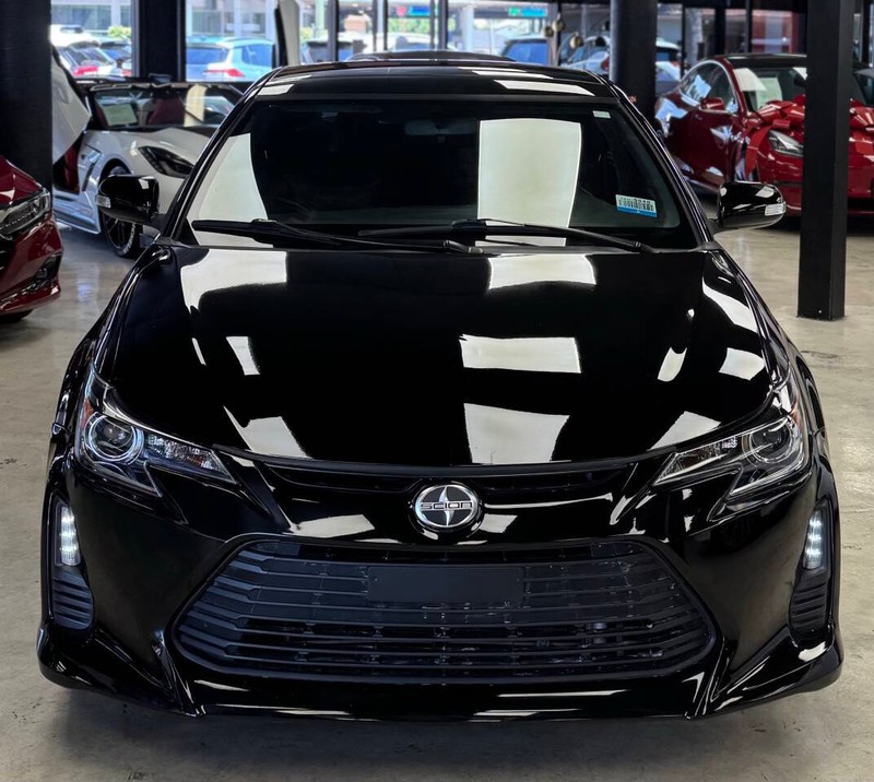 Scion tC Vehicle Full-screen Gallery Image 06