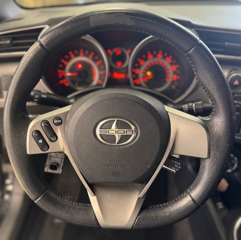 Scion tC Vehicle Full-screen Gallery Image 16