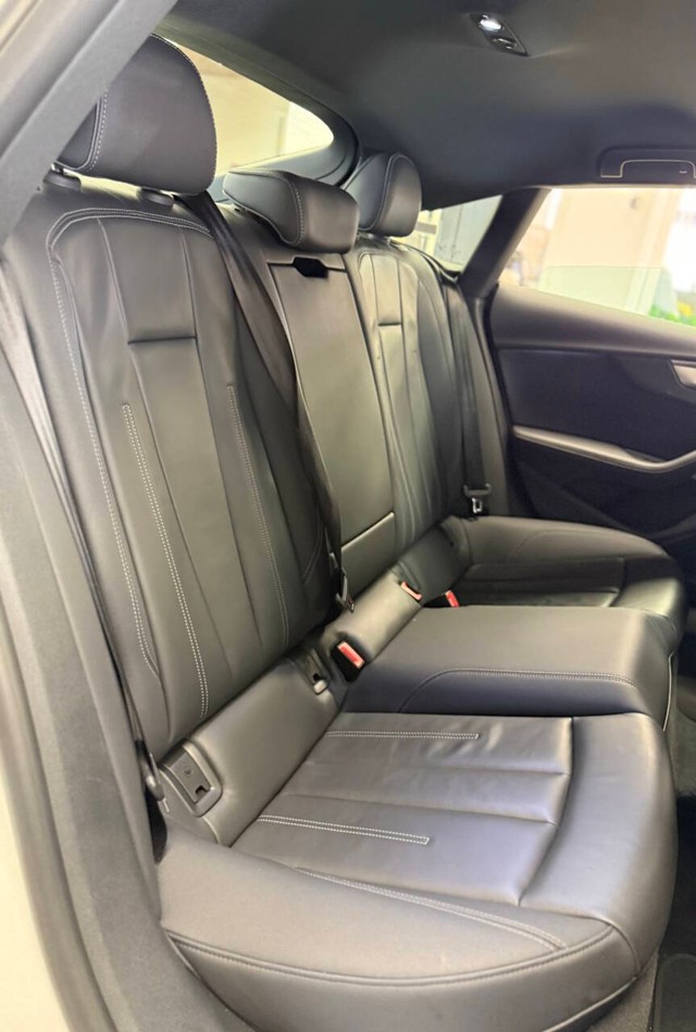 Audi A5 Sportback Vehicle Full-screen Gallery Image 13