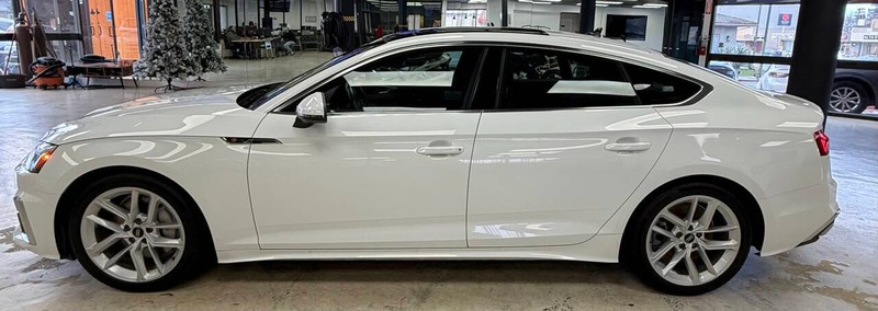 Audi A5 Sportback Vehicle Full-screen Gallery Image 05