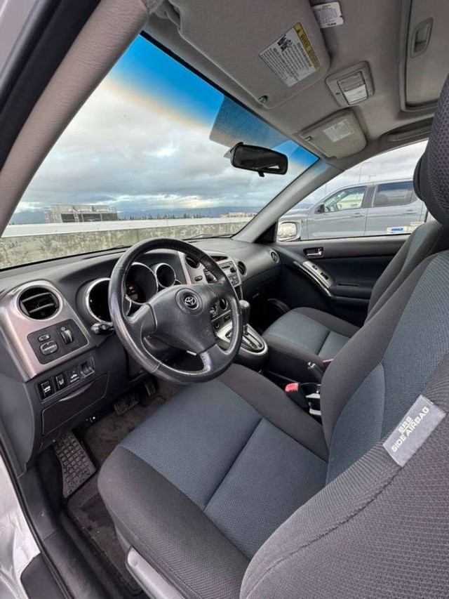 Toyota Matrix Vehicle Full-screen Gallery Image 12
