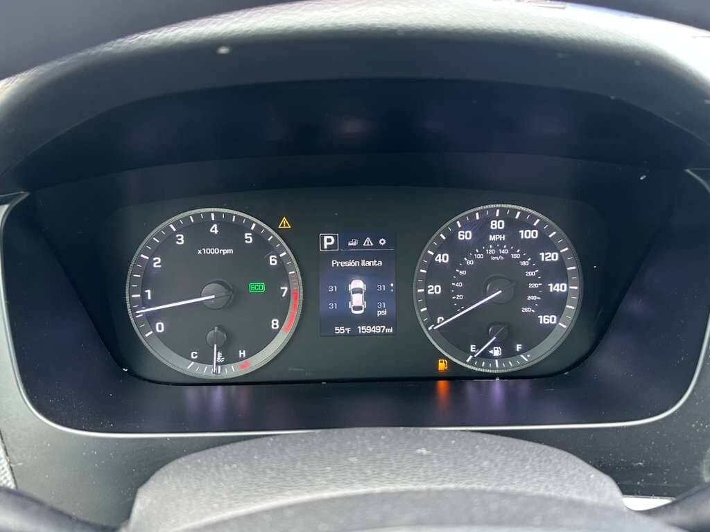Hyundai Sonata Vehicle Full-screen Gallery Image 12