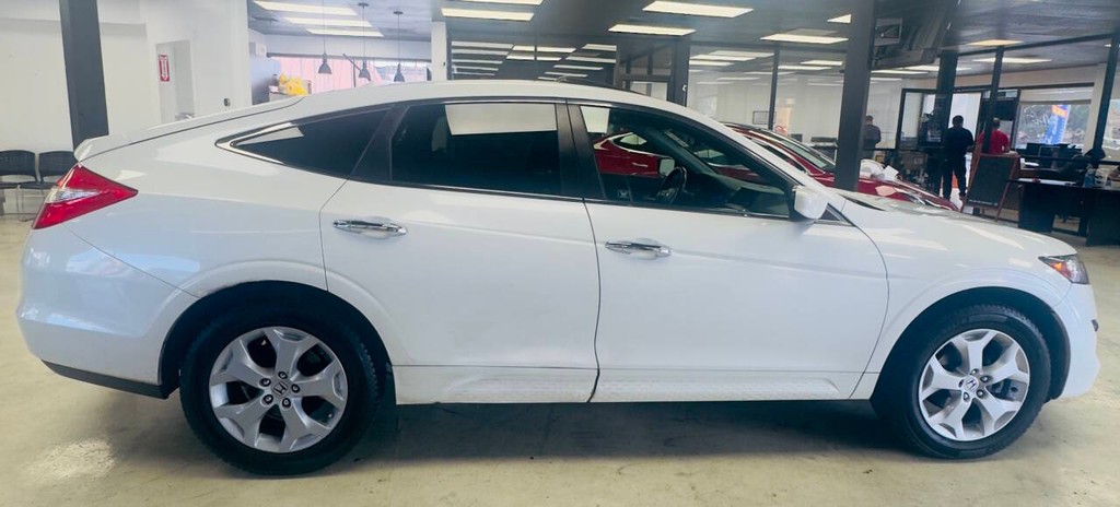 Honda Crosstour Vehicle Full-screen Gallery Image 03