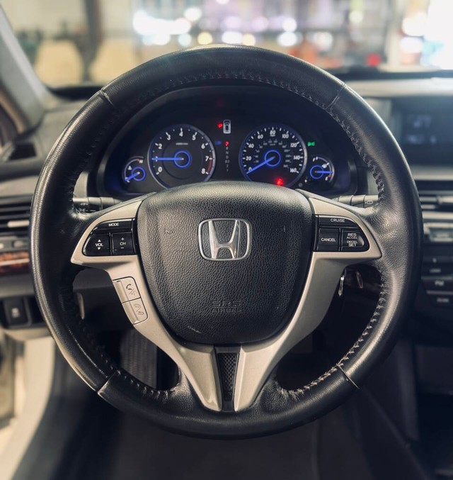 Honda Crosstour Vehicle Full-screen Gallery Image 07