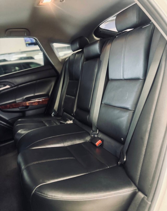 Honda Crosstour Vehicle Full-screen Gallery Image 16