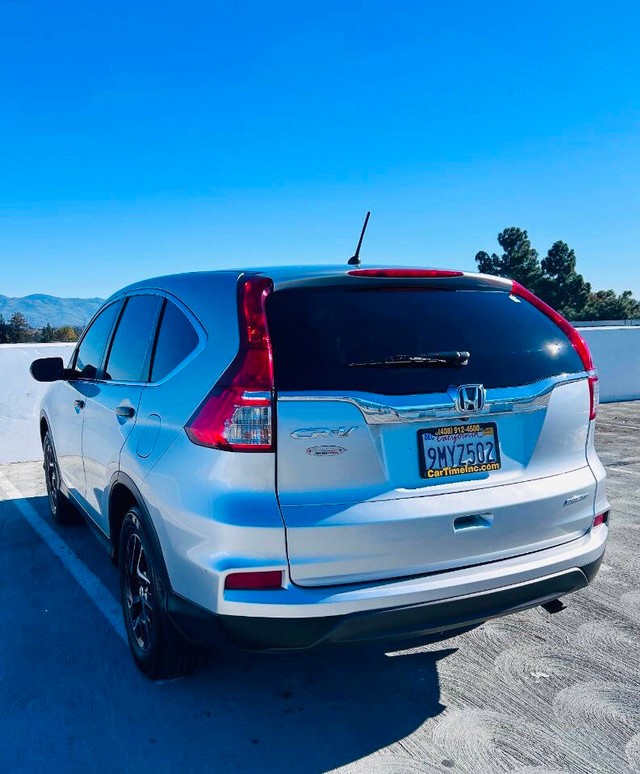 Honda CR-V Vehicle Full-screen Gallery Image 04