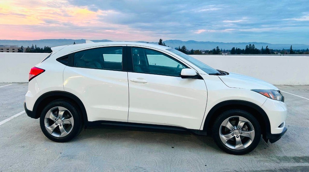 Honda HR-V Vehicle Full-screen Gallery Image 08