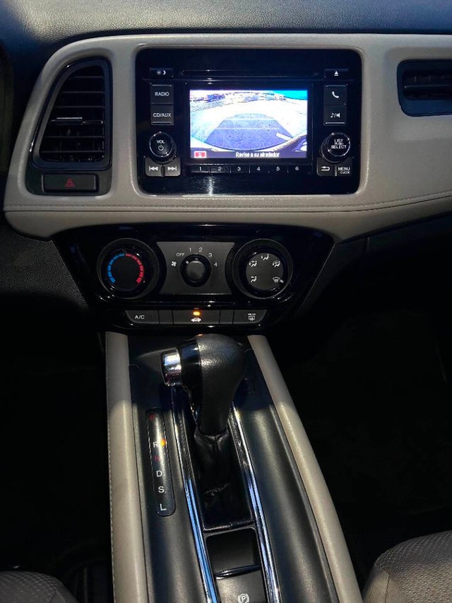 Honda HR-V Vehicle Full-screen Gallery Image 11