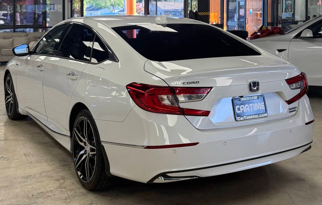 Honda Accord Hybrid Vehicle Full-screen Gallery Image 07