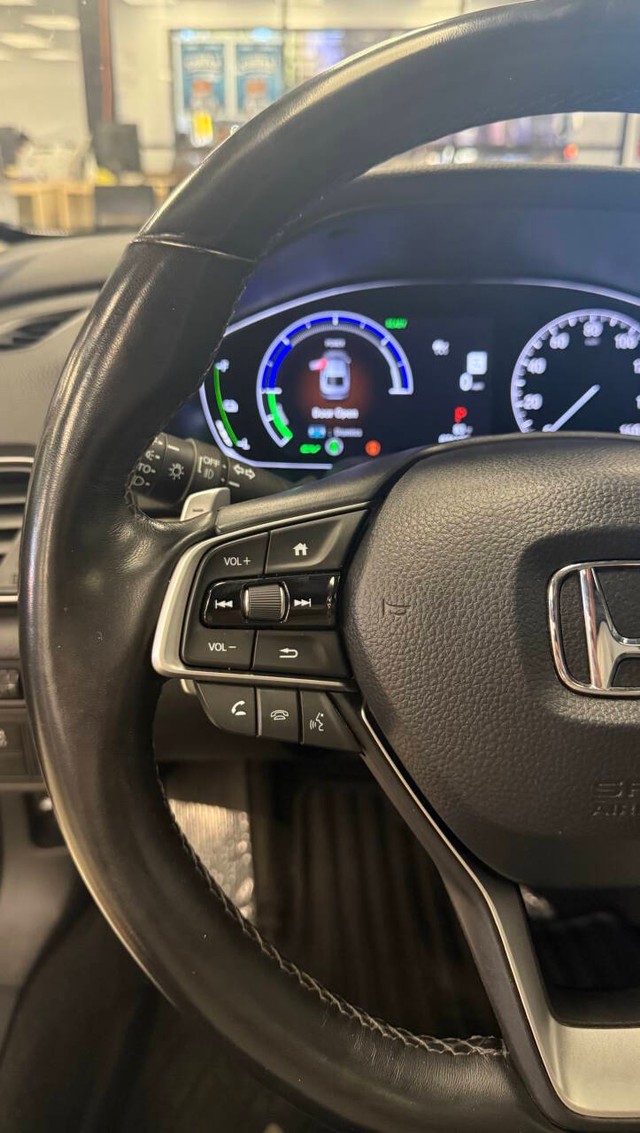 Honda Accord Hybrid Vehicle Full-screen Gallery Image 12