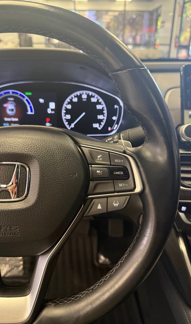 Honda Accord Hybrid Vehicle Full-screen Gallery Image 13