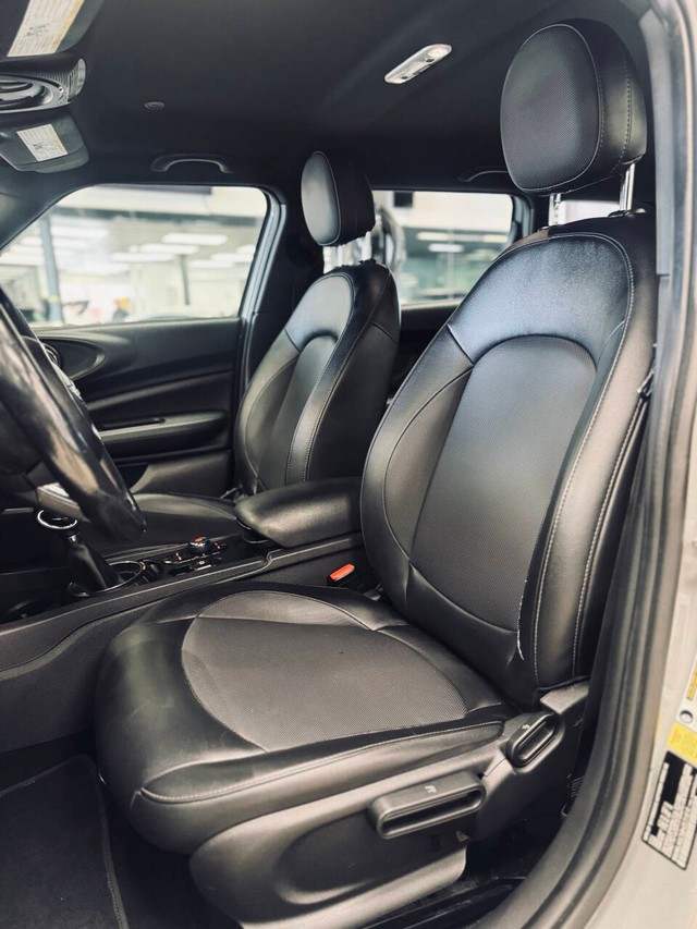 MINI Clubman Vehicle Full-screen Gallery Image 11