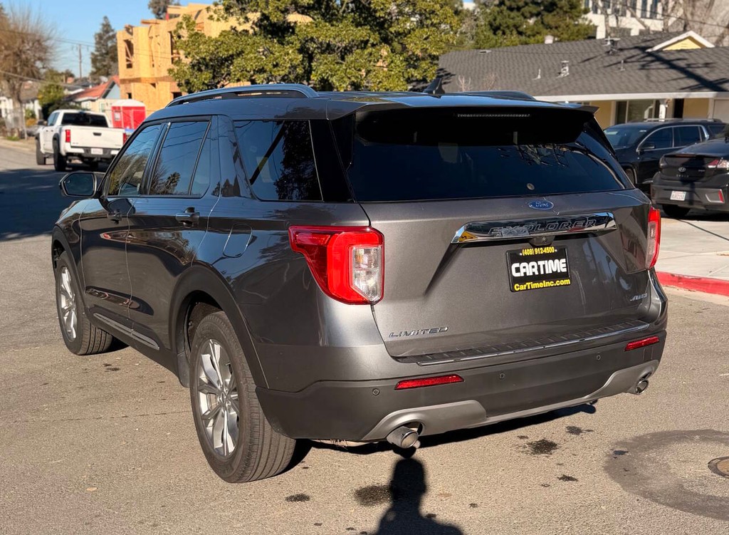 Ford Explorer Vehicle Full-screen Gallery Image 04