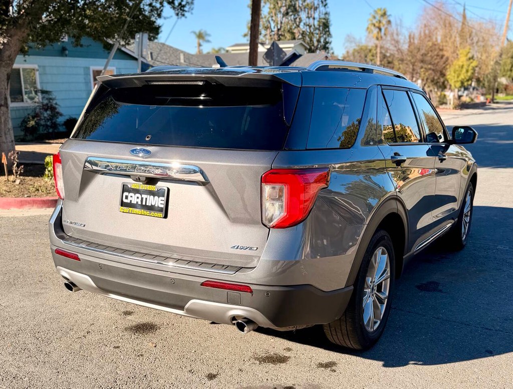Ford Explorer Vehicle Full-screen Gallery Image 09