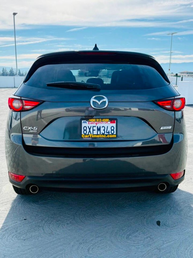 Mazda CX-5 Vehicle Full-screen Gallery Image 05