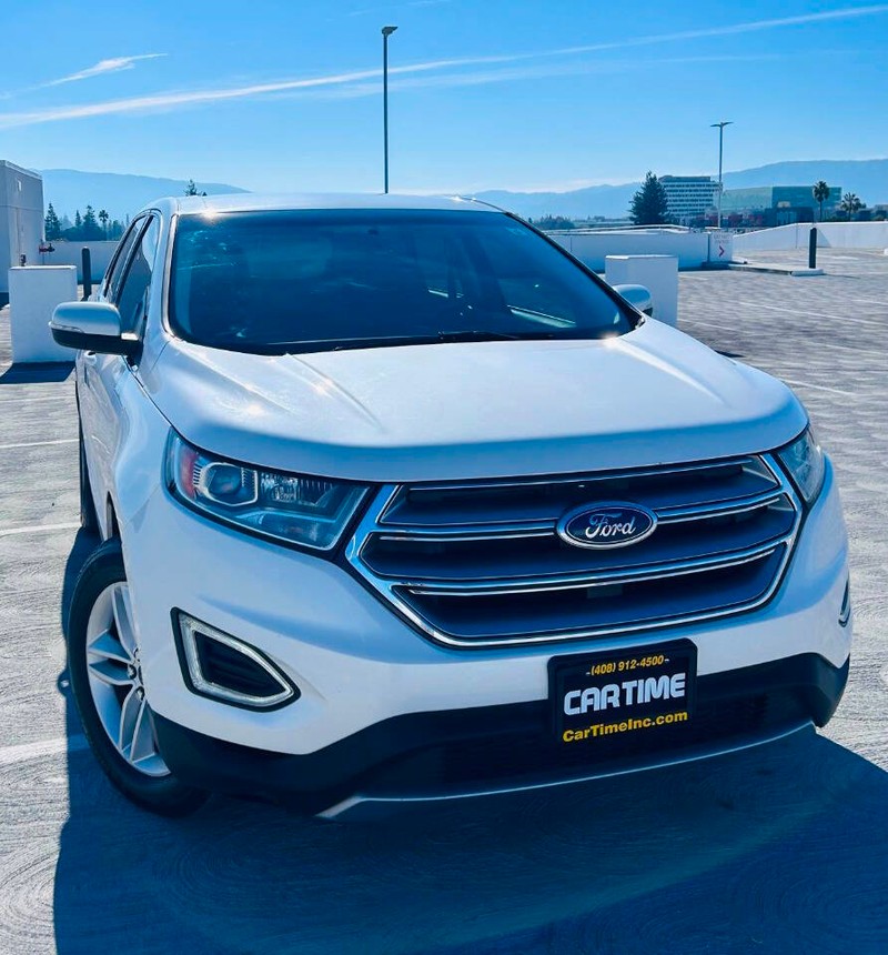 Ford Edge Vehicle Full-screen Gallery Image 03